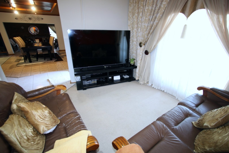 4 Bedroom Property for Sale in Riebeeckstad Free State